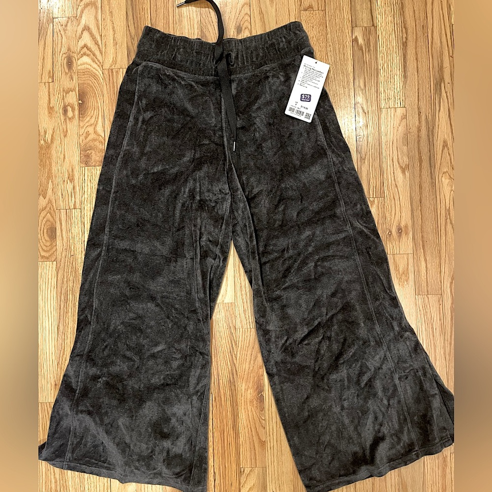 BNWT Lululemon Morning Restore Pants